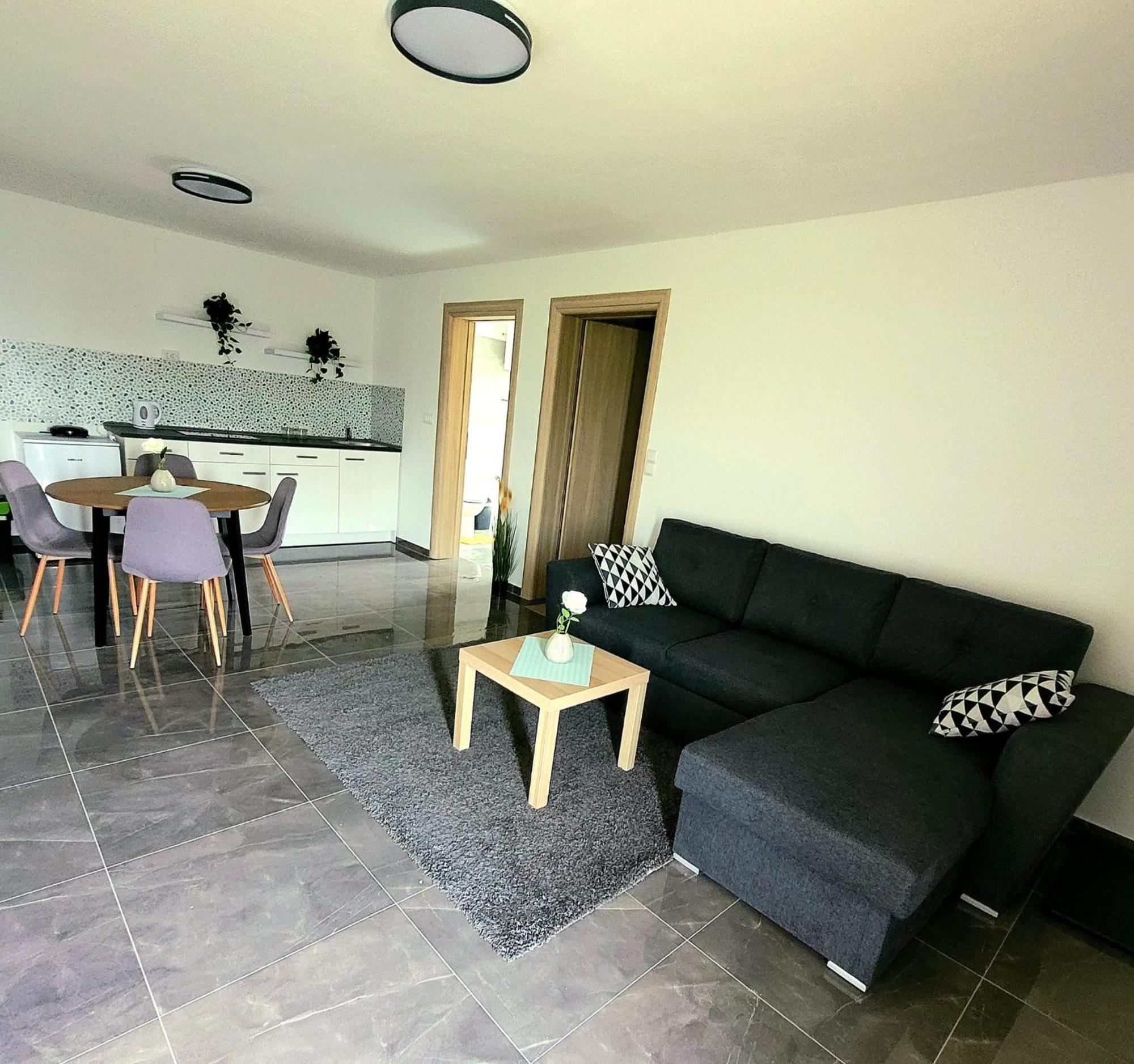 Apartman Mate Rakovica Ngoại thất bức ảnh
